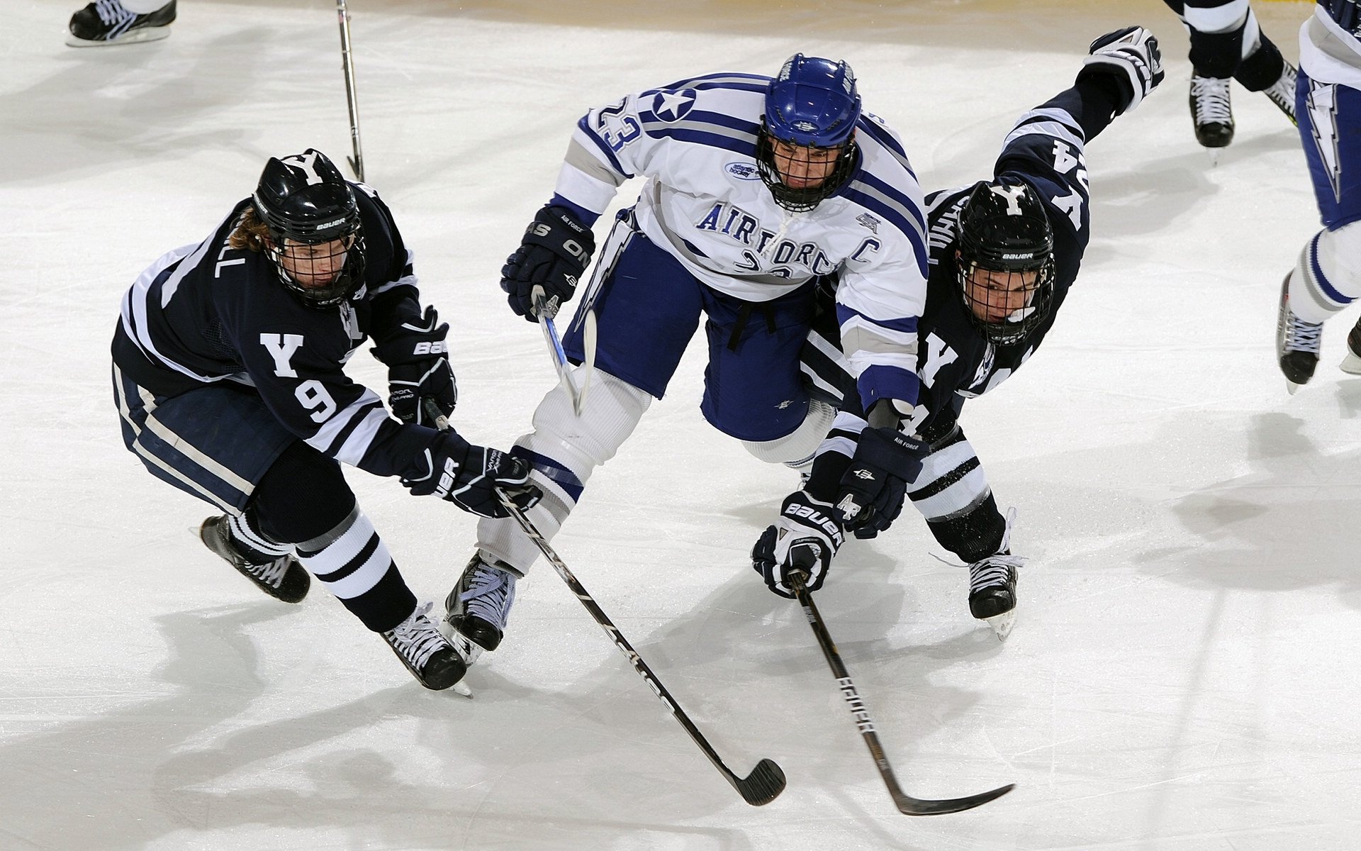 F1年度争冠之夜，当巴斯托尼的数据全面爆炸，我们看到了什么？