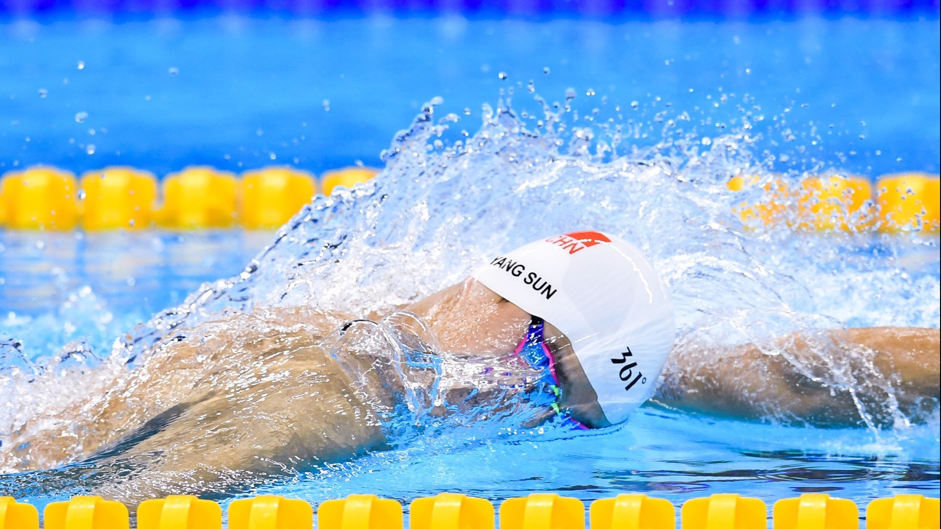 世界排名争夺战之夜,斯通斯压力下的完美爆发